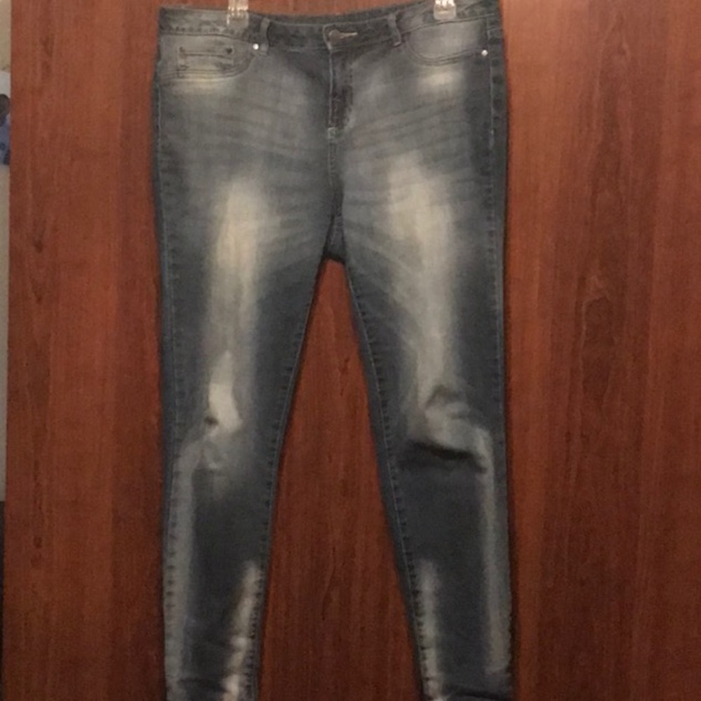 Super Soft Washed Stretch Jeans, Sz 10*RUNS BIG*